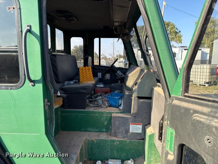 image for item EU5126 2012 Crane Carrier Low Entry refuse truck