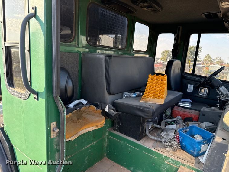 image for item EU5126 2012 Crane Carrier Low Entry refuse truck