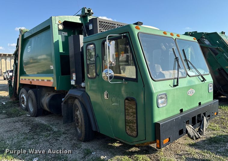 image for item EU5129 2016 Crane Carrier Low Entry refuse truck