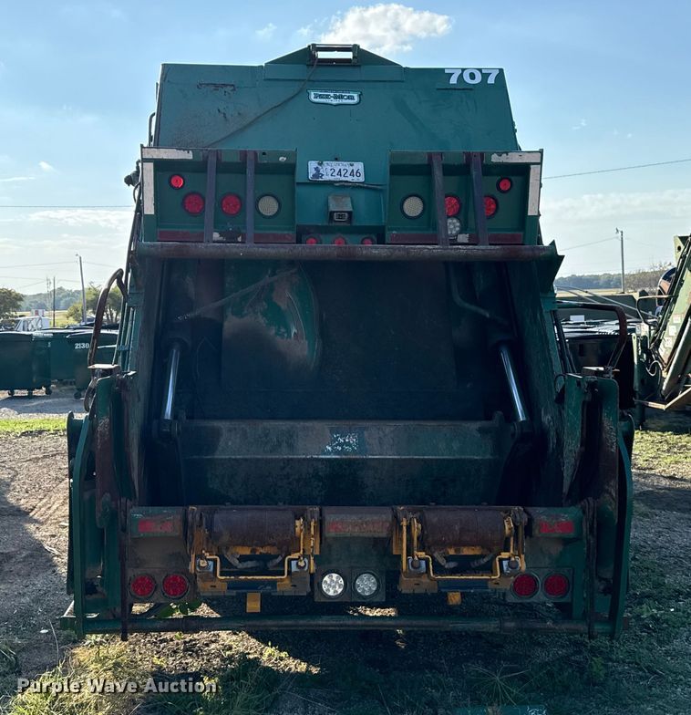 image for item EU5129 2016 Crane Carrier Low Entry refuse truck