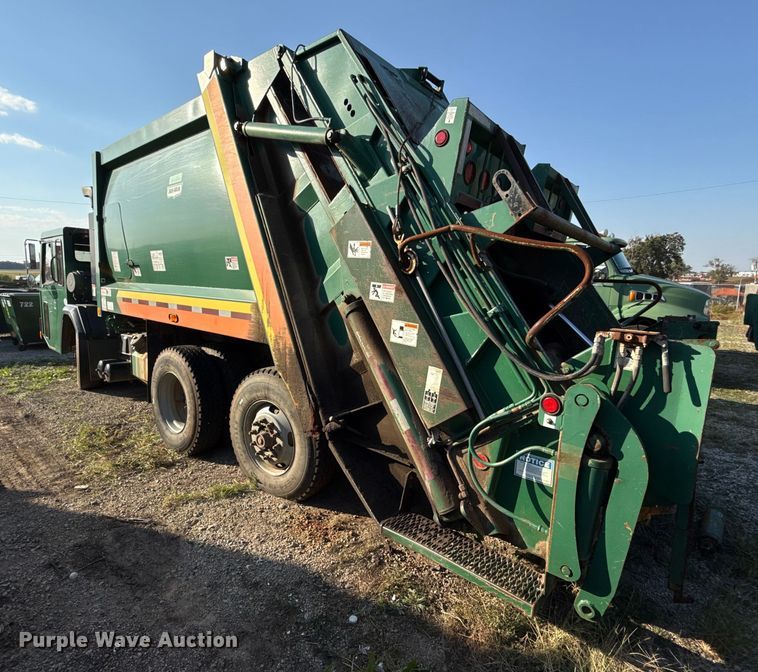 image for item EU5129 2016 Crane Carrier Low Entry refuse truck