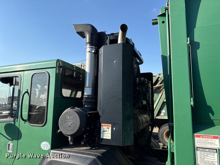 image for item EU5129 2016 Crane Carrier Low Entry refuse truck