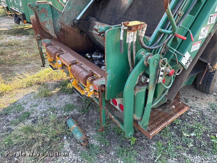 image for item EU5129 2016 Crane Carrier Low Entry refuse truck