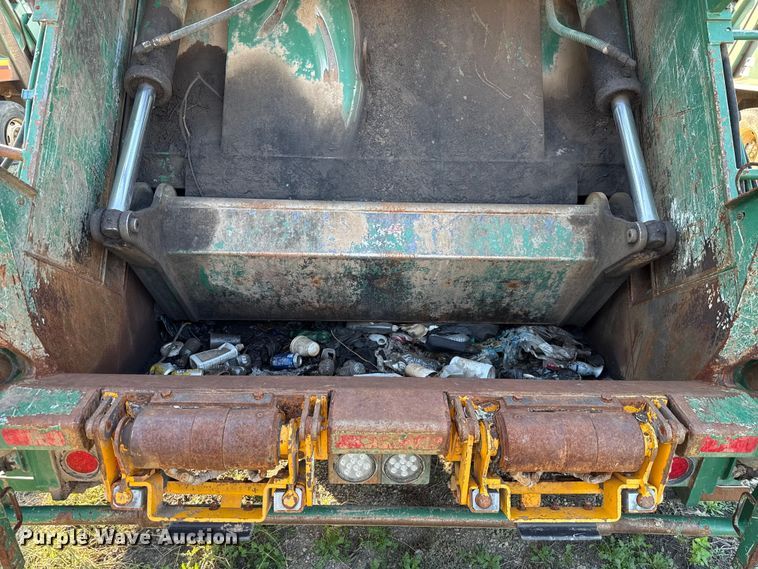 image for item EU5129 2016 Crane Carrier Low Entry refuse truck