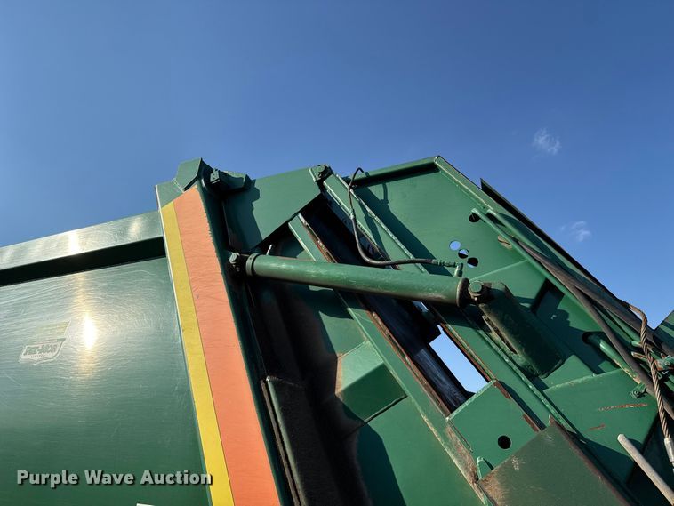 image for item EU5129 2016 Crane Carrier Low Entry refuse truck