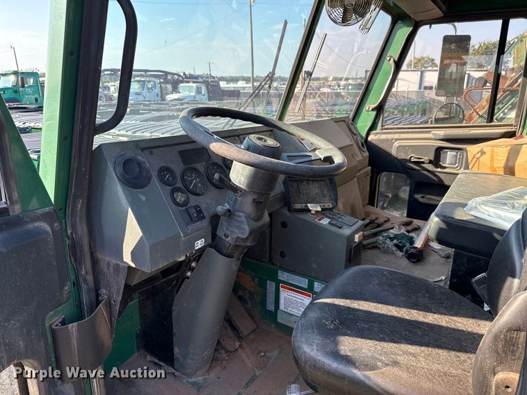 image for item EU5129 2016 Crane Carrier Low Entry refuse truck