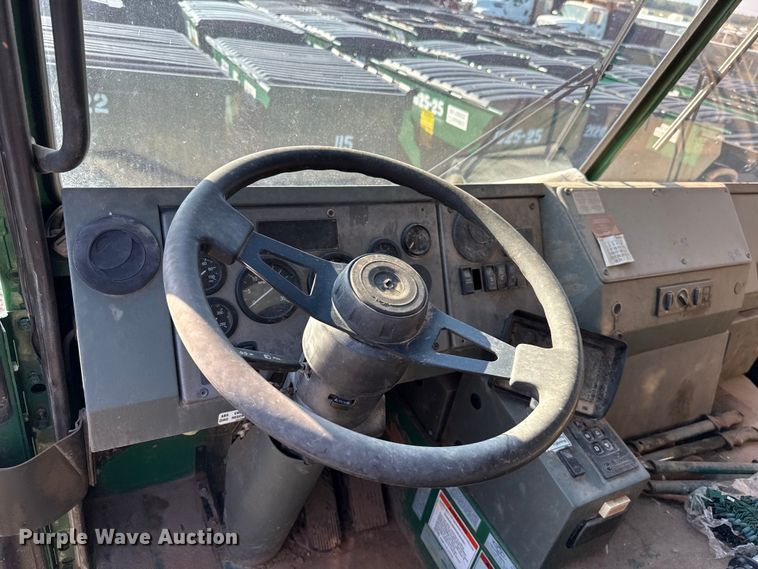 image for item EU5129 2016 Crane Carrier Low Entry refuse truck