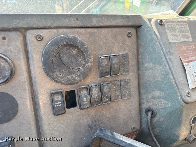 image for item EU5129 2016 Crane Carrier Low Entry refuse truck