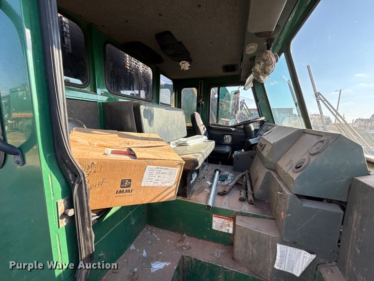 image for item EU5129 2016 Crane Carrier Low Entry refuse truck