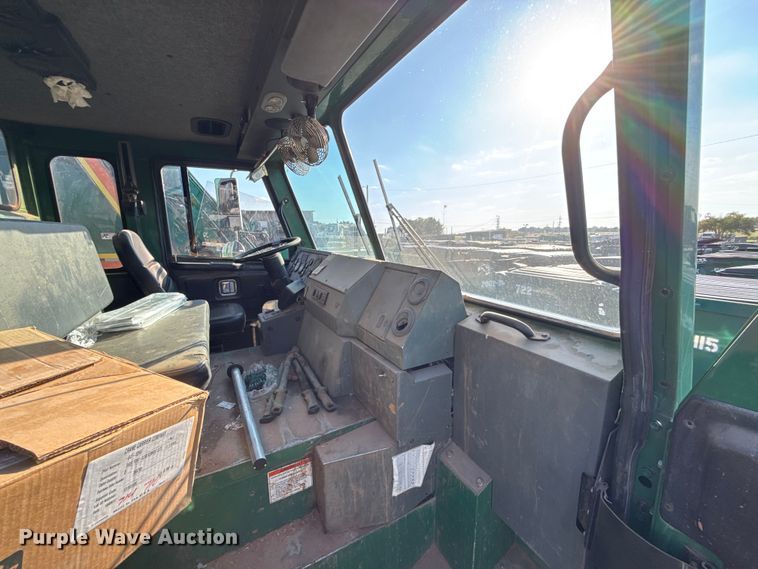 image for item EU5129 2016 Crane Carrier Low Entry refuse truck