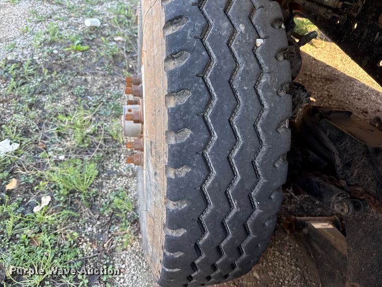 image for item EU5129 2016 Crane Carrier Low Entry refuse truck