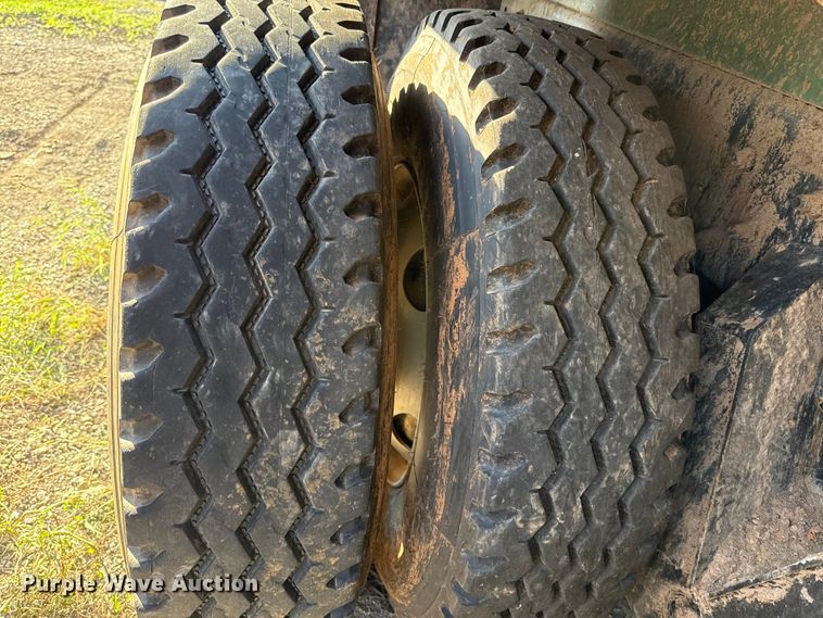 image for item EU5129 2016 Crane Carrier Low Entry refuse truck