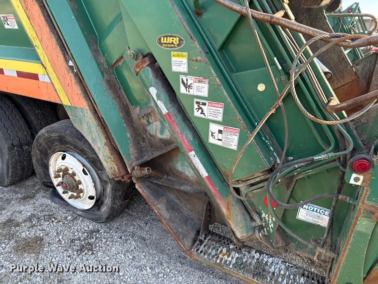 image for item EU5130 2015 Crane Carrier Low Entry refuse truck