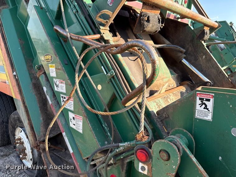 image for item EU5130 2015 Crane Carrier Low Entry refuse truck