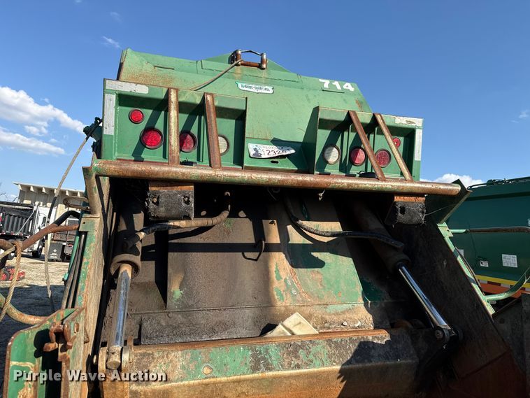 image for item EU5130 2015 Crane Carrier Low Entry refuse truck