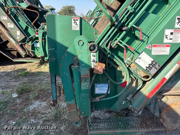 image for item EU5130 2015 Crane Carrier Low Entry refuse truck