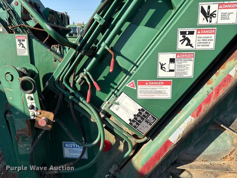 image for item EU5130 2015 Crane Carrier Low Entry refuse truck