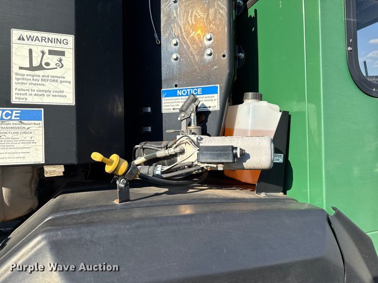 image for item EU5130 2015 Crane Carrier Low Entry refuse truck