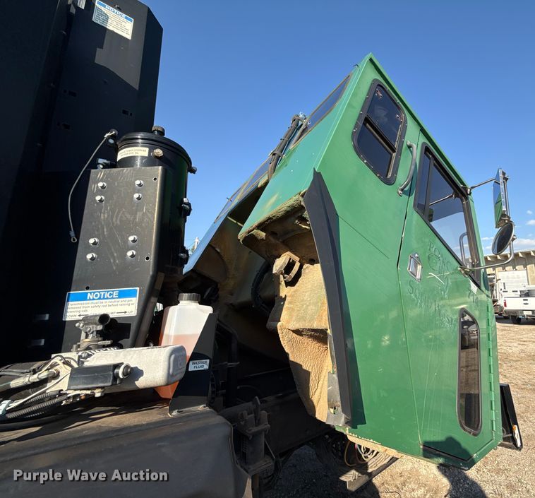 image for item EU5130 2015 Crane Carrier Low Entry refuse truck