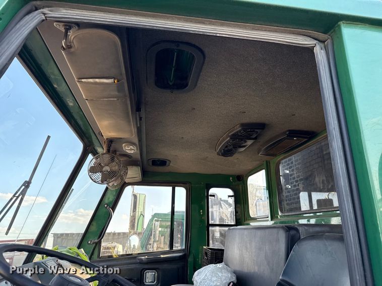 image for item EU5130 2015 Crane Carrier Low Entry refuse truck