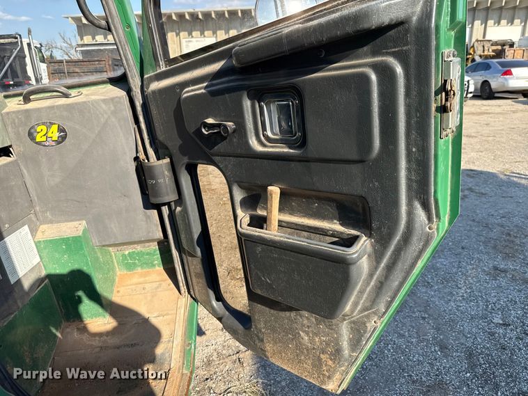 image for item EU5130 2015 Crane Carrier Low Entry refuse truck