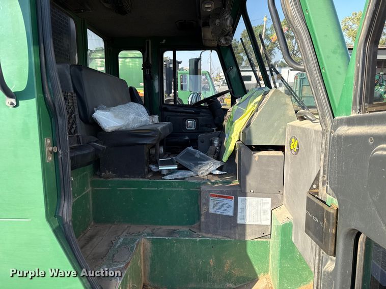 image for item EU5130 2015 Crane Carrier Low Entry refuse truck