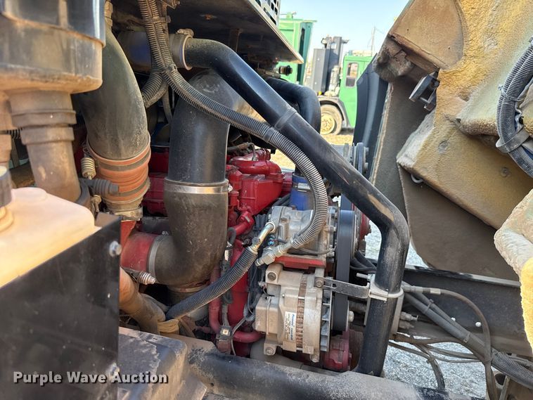 image for item EU5130 2015 Crane Carrier Low Entry refuse truck