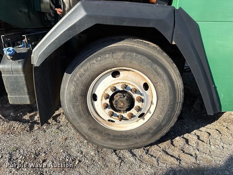 image for item EU5130 2015 Crane Carrier Low Entry refuse truck