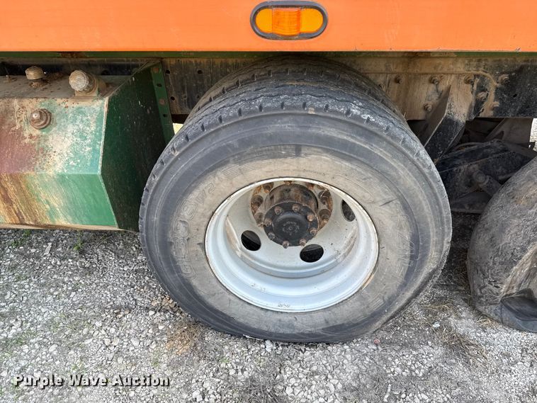 image for item EU5130 2015 Crane Carrier Low Entry refuse truck