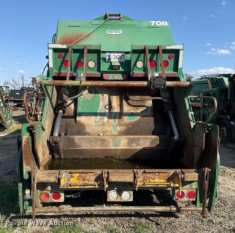 image for item EU5131 2016 Crane Carrier Low Entry refuse truck