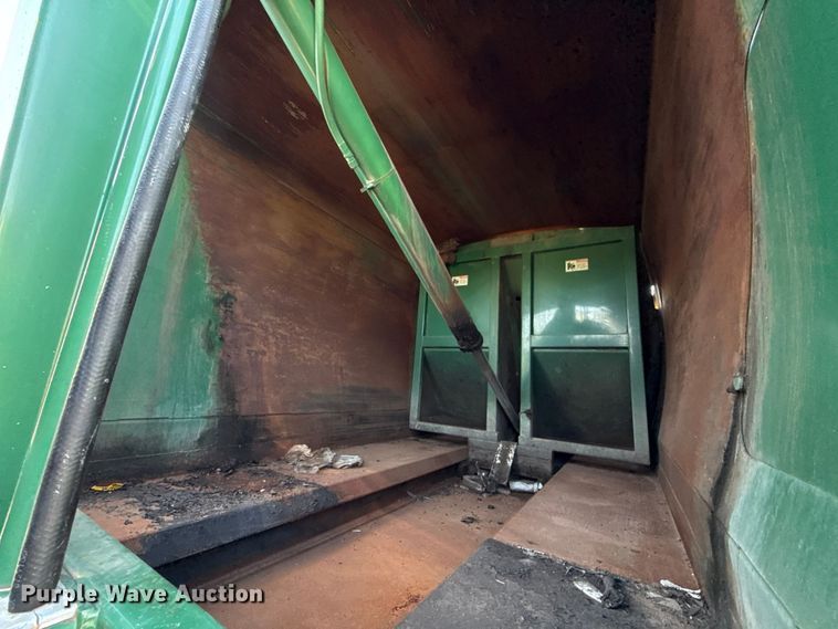 image for item EU5131 2016 Crane Carrier Low Entry refuse truck