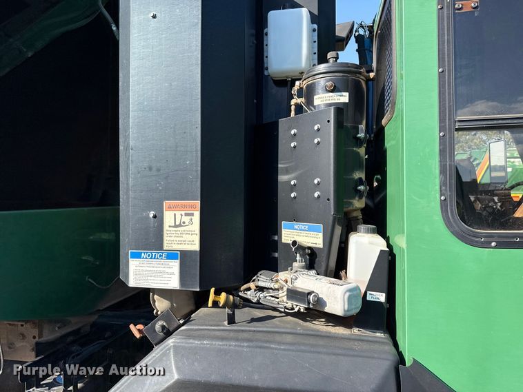 image for item EU5131 2016 Crane Carrier Low Entry refuse truck