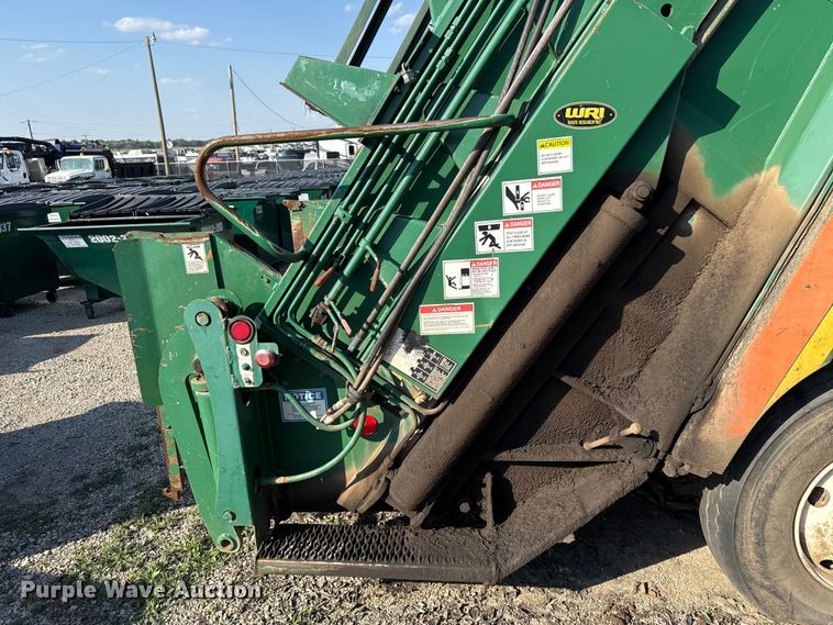 image for item EU5131 2016 Crane Carrier Low Entry refuse truck