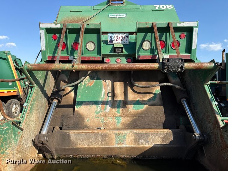 image for item EU5131 2016 Crane Carrier Low Entry refuse truck