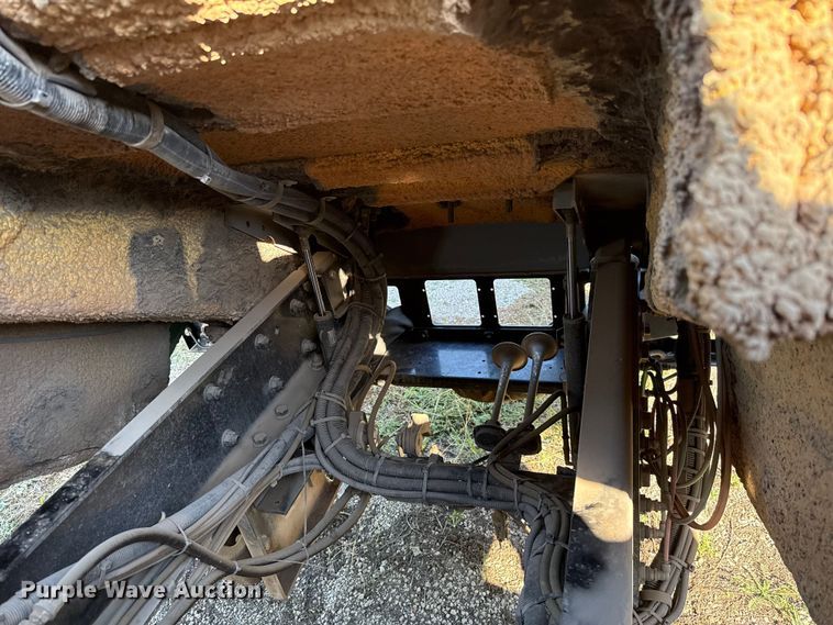 image for item EU5131 2016 Crane Carrier Low Entry refuse truck