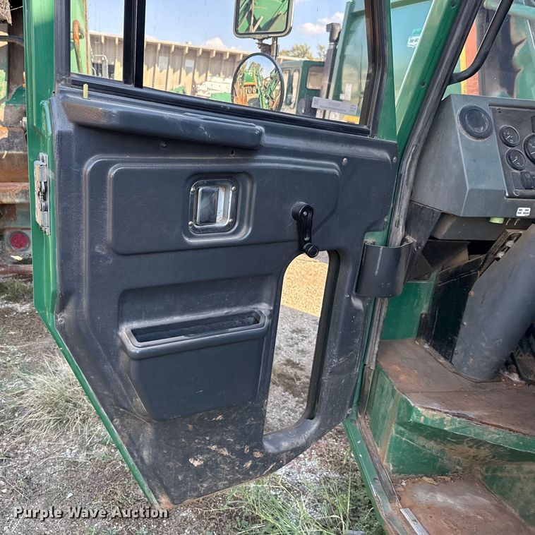 image for item EU5131 2016 Crane Carrier Low Entry refuse truck