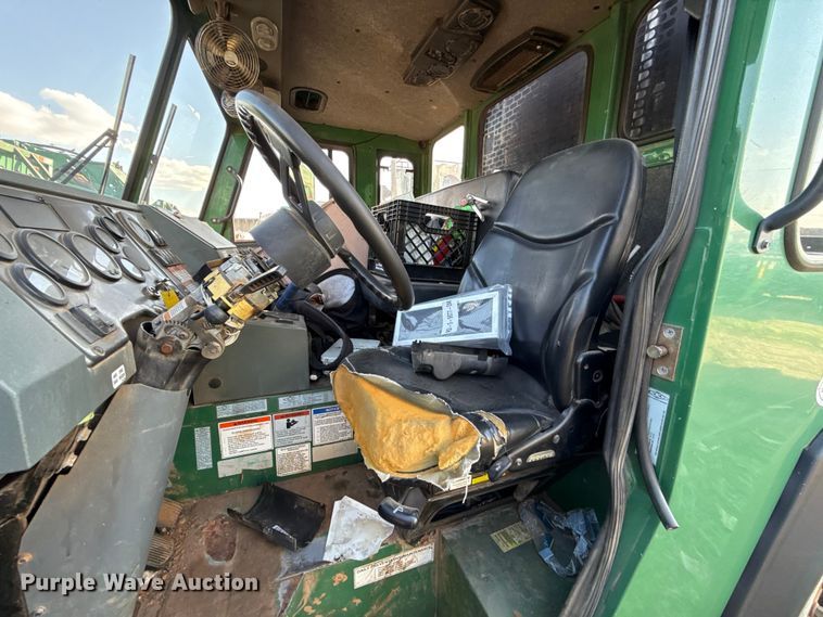 image for item EU5131 2016 Crane Carrier Low Entry refuse truck