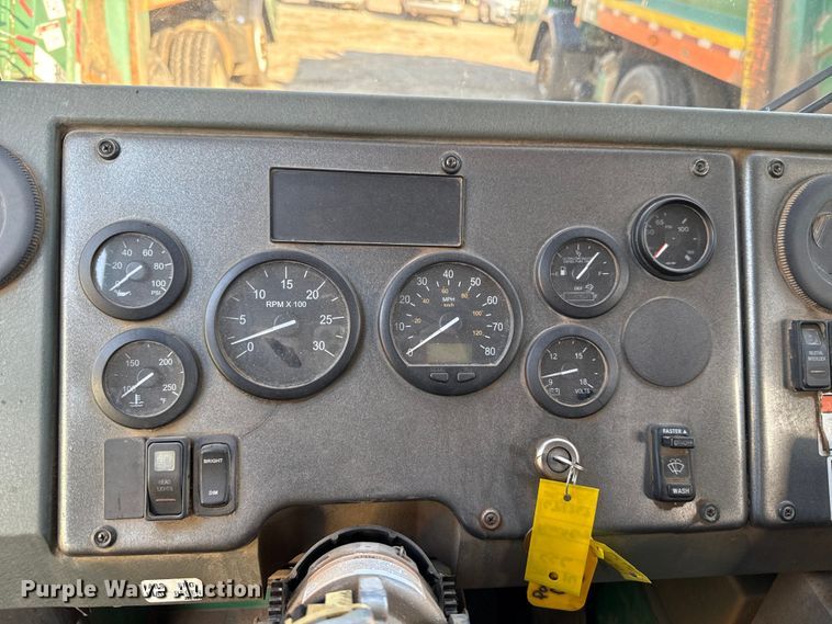 image for item EU5131 2016 Crane Carrier Low Entry refuse truck