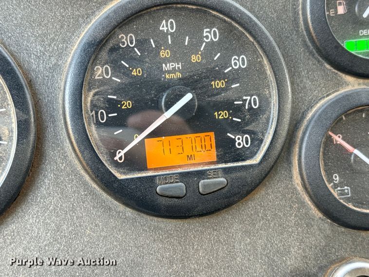 image for item EU5131 2016 Crane Carrier Low Entry refuse truck