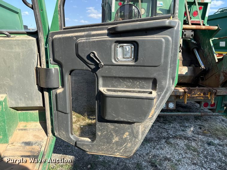 image for item EU5131 2016 Crane Carrier Low Entry refuse truck