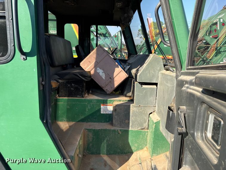 image for item EU5131 2016 Crane Carrier Low Entry refuse truck