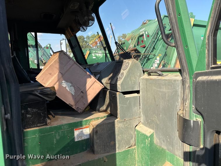 image for item EU5131 2016 Crane Carrier Low Entry refuse truck