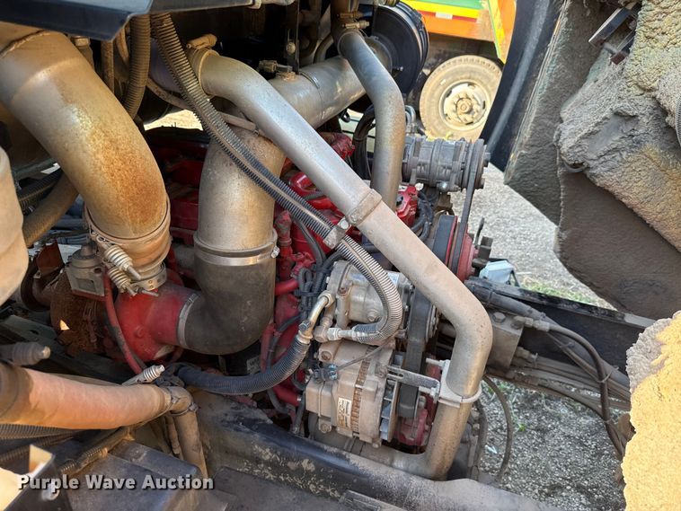 image for item EU5131 2016 Crane Carrier Low Entry refuse truck