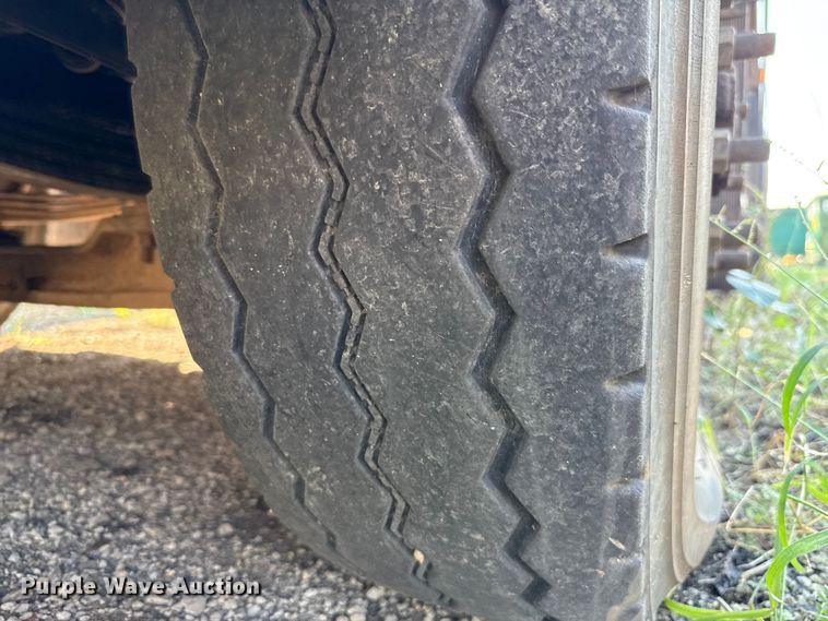 image for item EU5131 2016 Crane Carrier Low Entry refuse truck