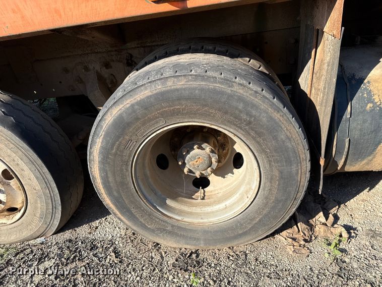 image for item EU5131 2016 Crane Carrier Low Entry refuse truck