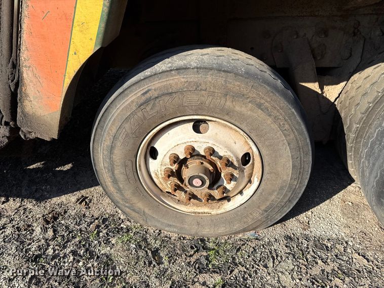 image for item EU5131 2016 Crane Carrier Low Entry refuse truck