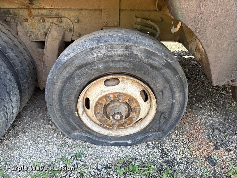 image for item EU5131 2016 Crane Carrier Low Entry refuse truck