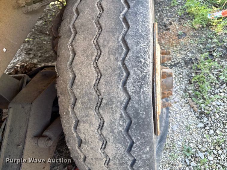 image for item EU5131 2016 Crane Carrier Low Entry refuse truck