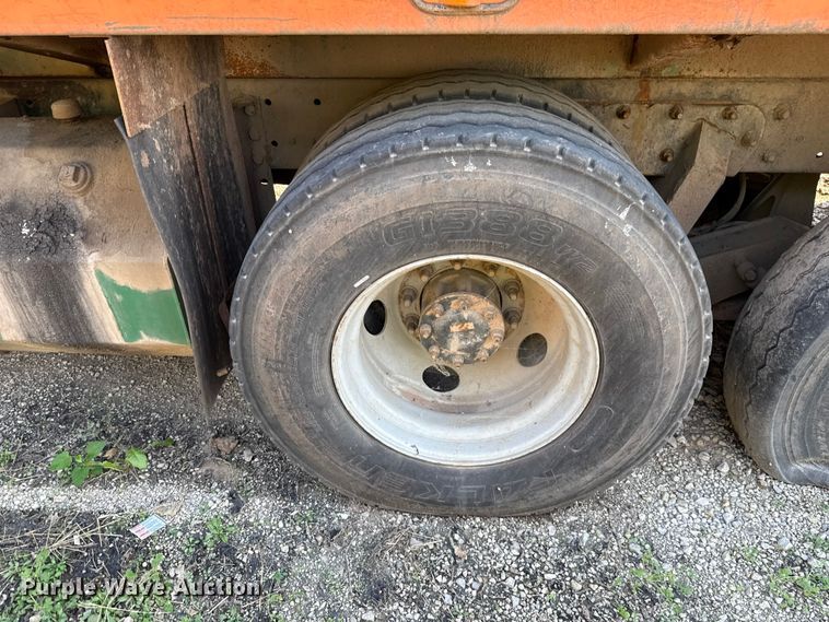 image for item EU5131 2016 Crane Carrier Low Entry refuse truck