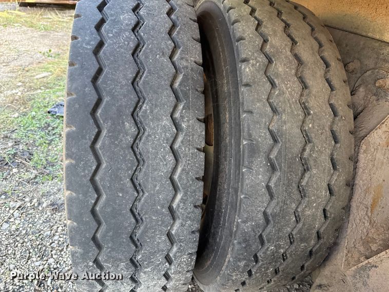 image for item EU5131 2016 Crane Carrier Low Entry refuse truck